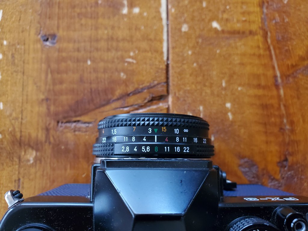 カメラ レンズ(単焦点) Carl Zeiss Tessar T 45mm F2.8をレビュー｜鷹の目と呼ばれるパン 