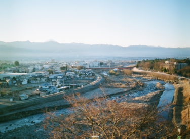 PENTAX645で撮る差出磯大嶽山神社からの甲府盆地